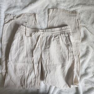 Old Navy Women's Tan Cargo Shorts